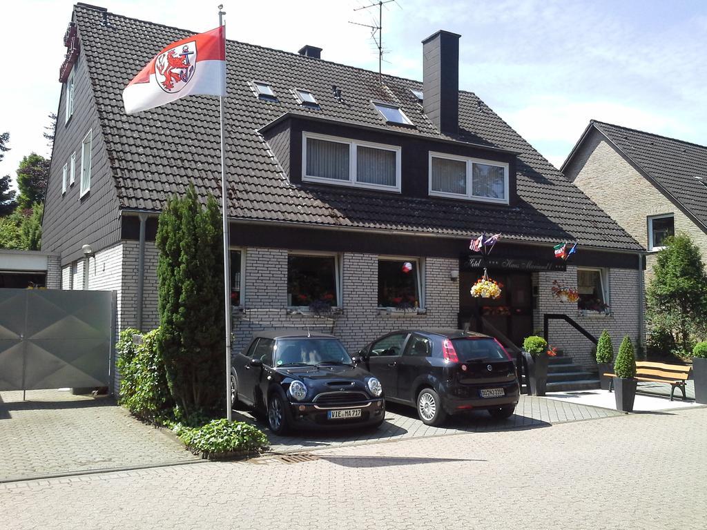 Haus Mariandl Hotel Dusseldorf Exterior photo